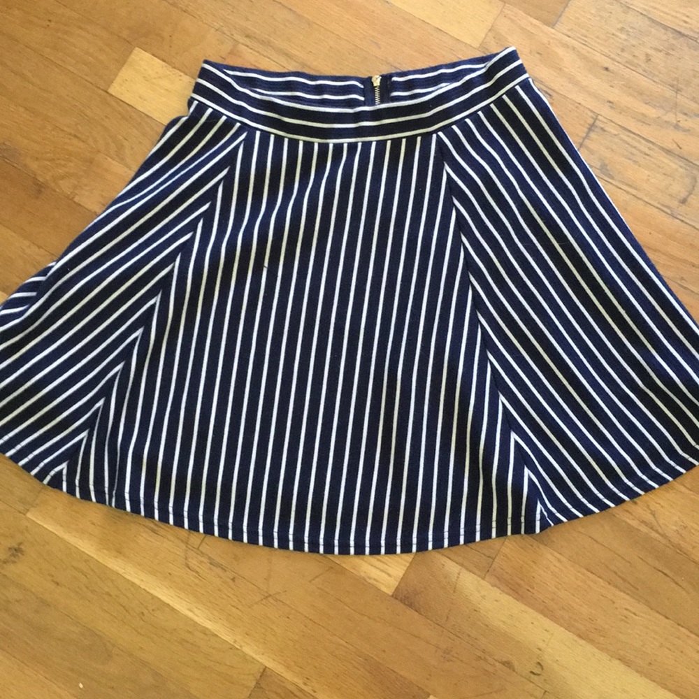 PRICE DROP HUGE DEALBlue and white stripped skirt